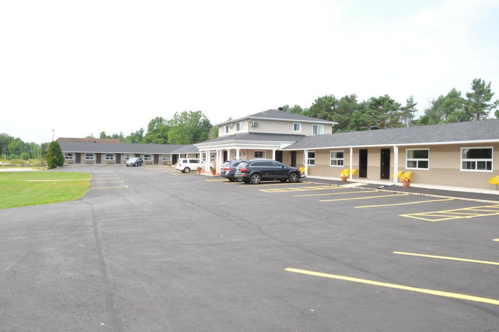 Colonial House Motor Inn Перт Экстерьер фото
