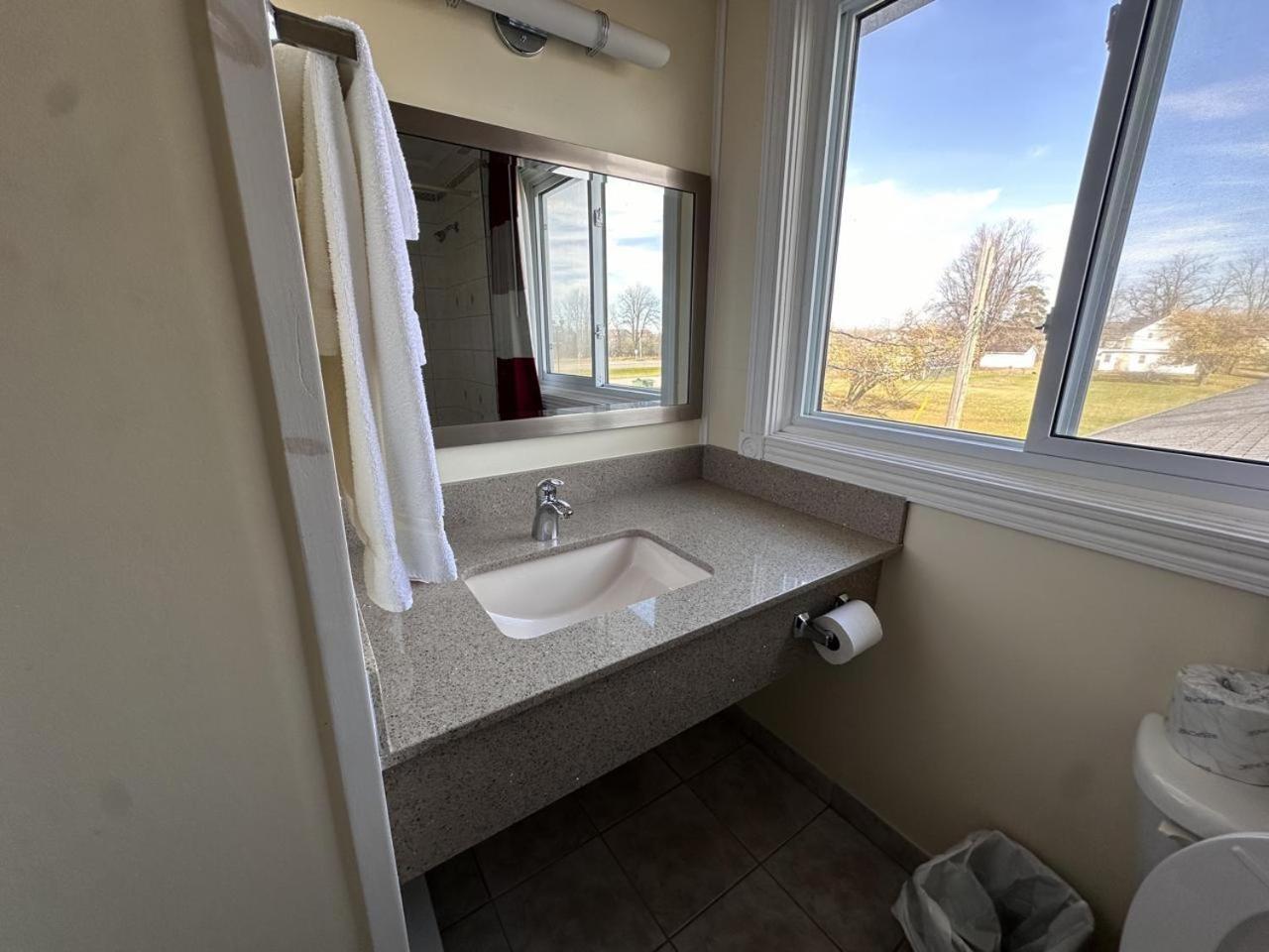 Colonial House Motor Inn Перт Экстерьер фото