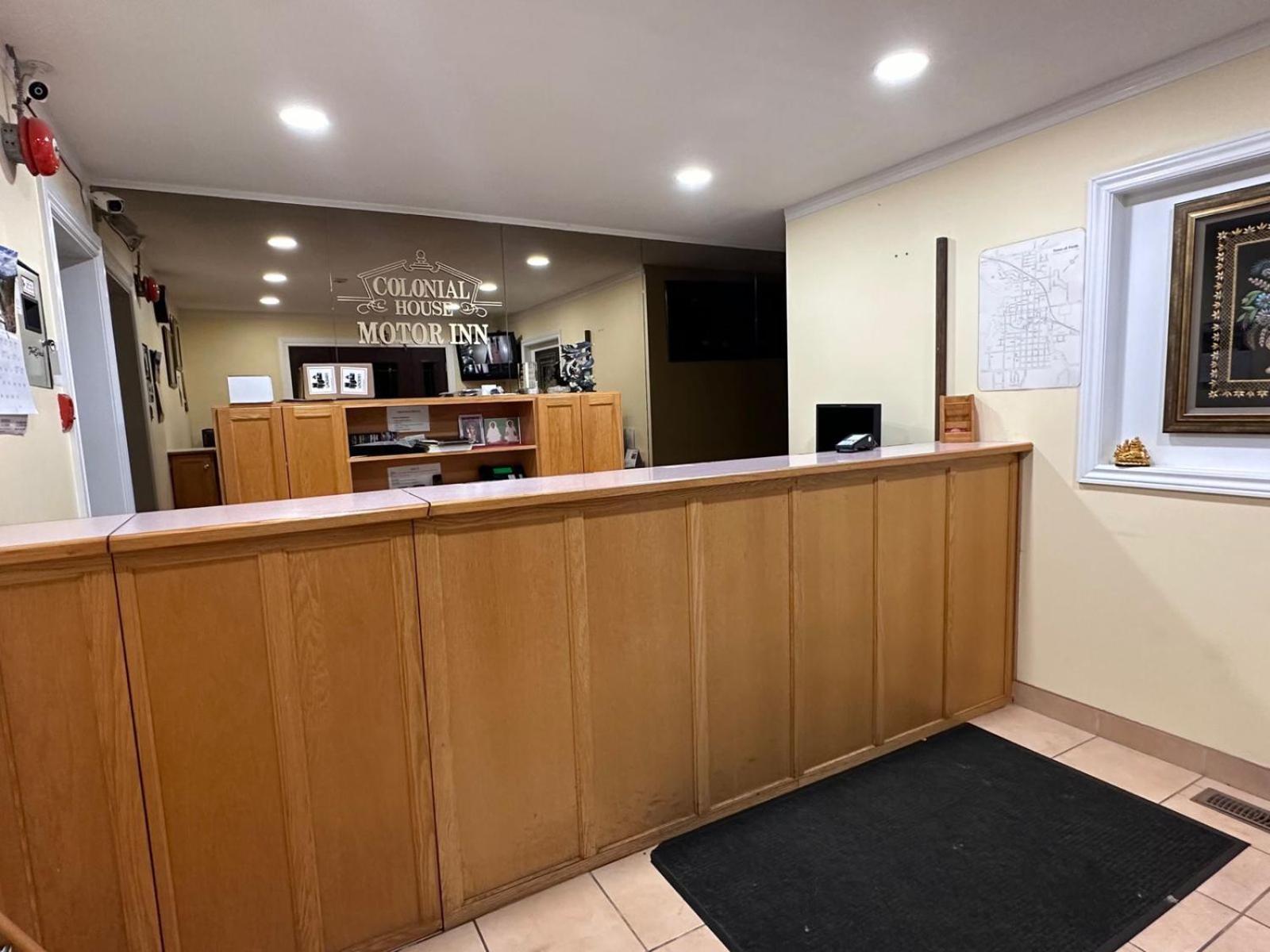 Colonial House Motor Inn Перт Экстерьер фото