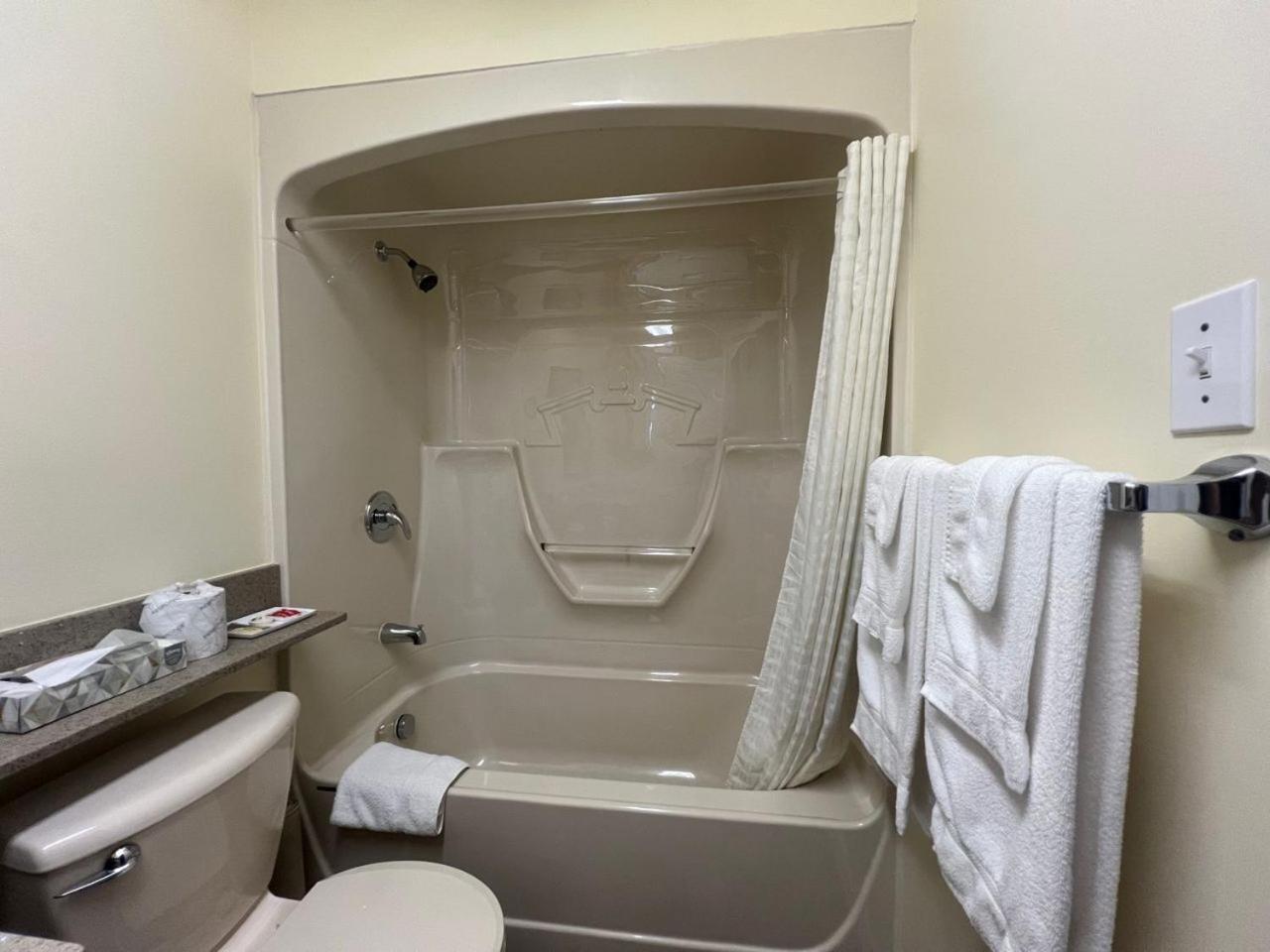 Colonial House Motor Inn Перт Экстерьер фото