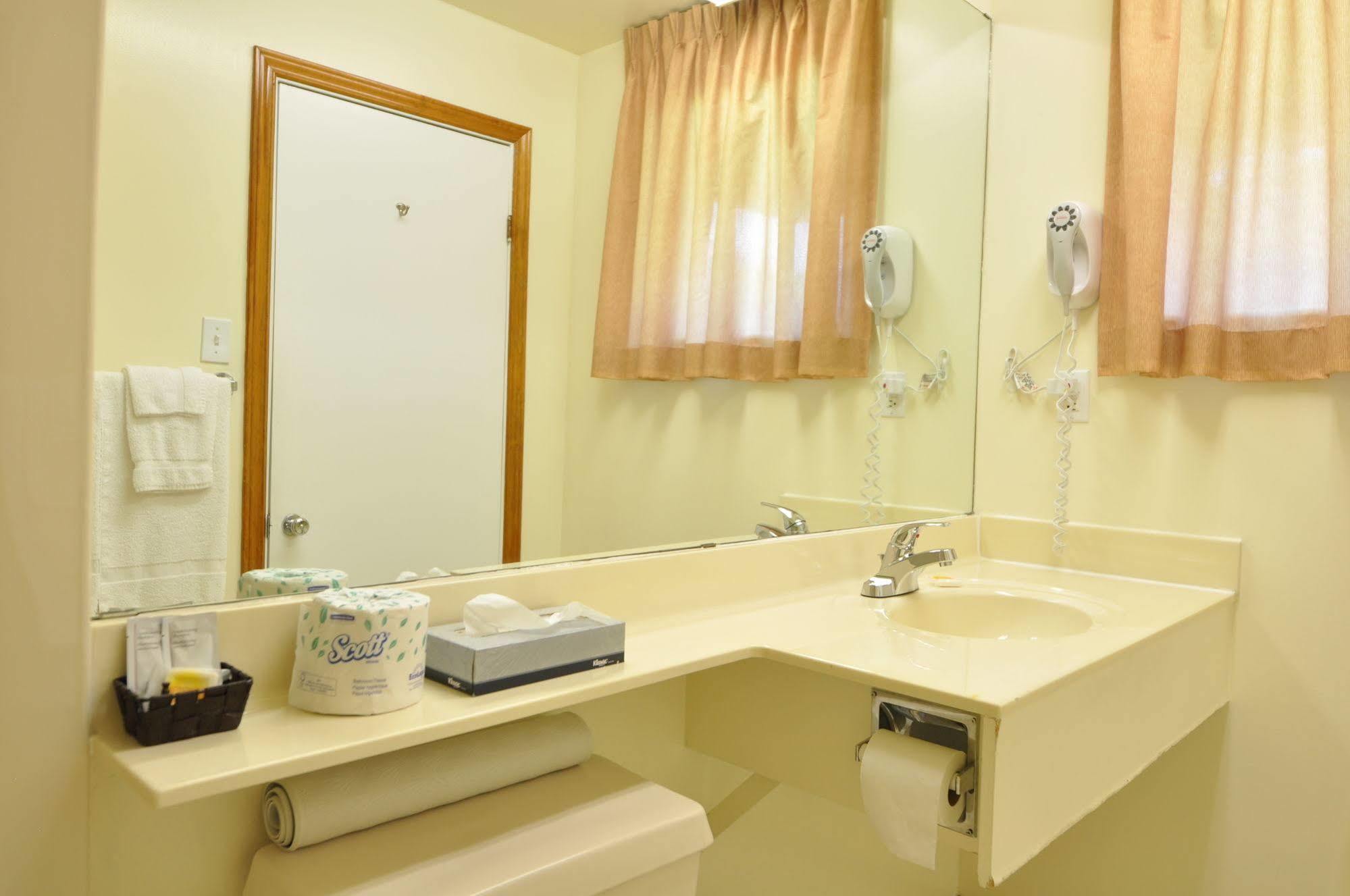 Colonial House Motor Inn Перт Экстерьер фото